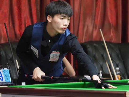 她在长洞的 她在长洞的